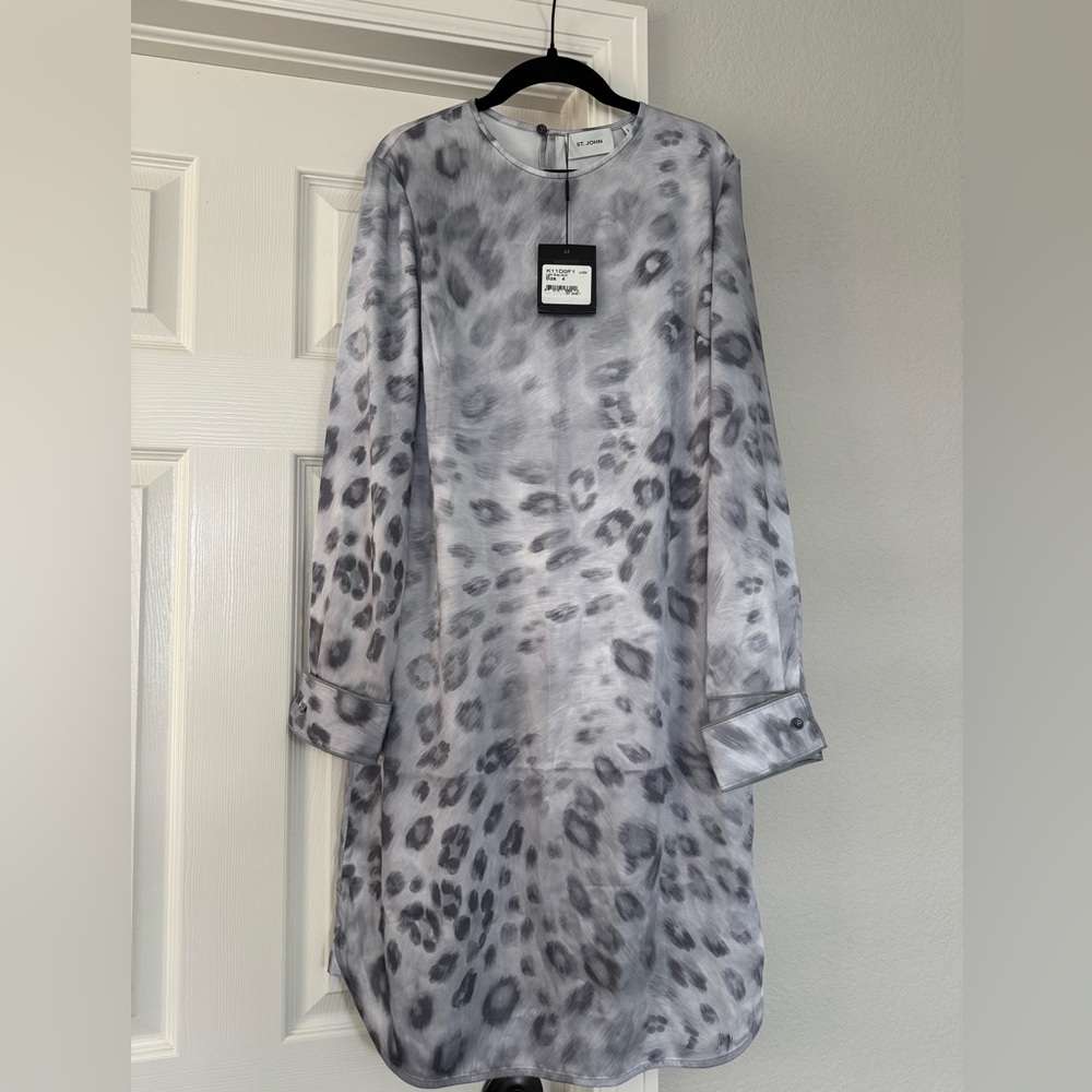 St. John leopard print silver/grey color in size 4.